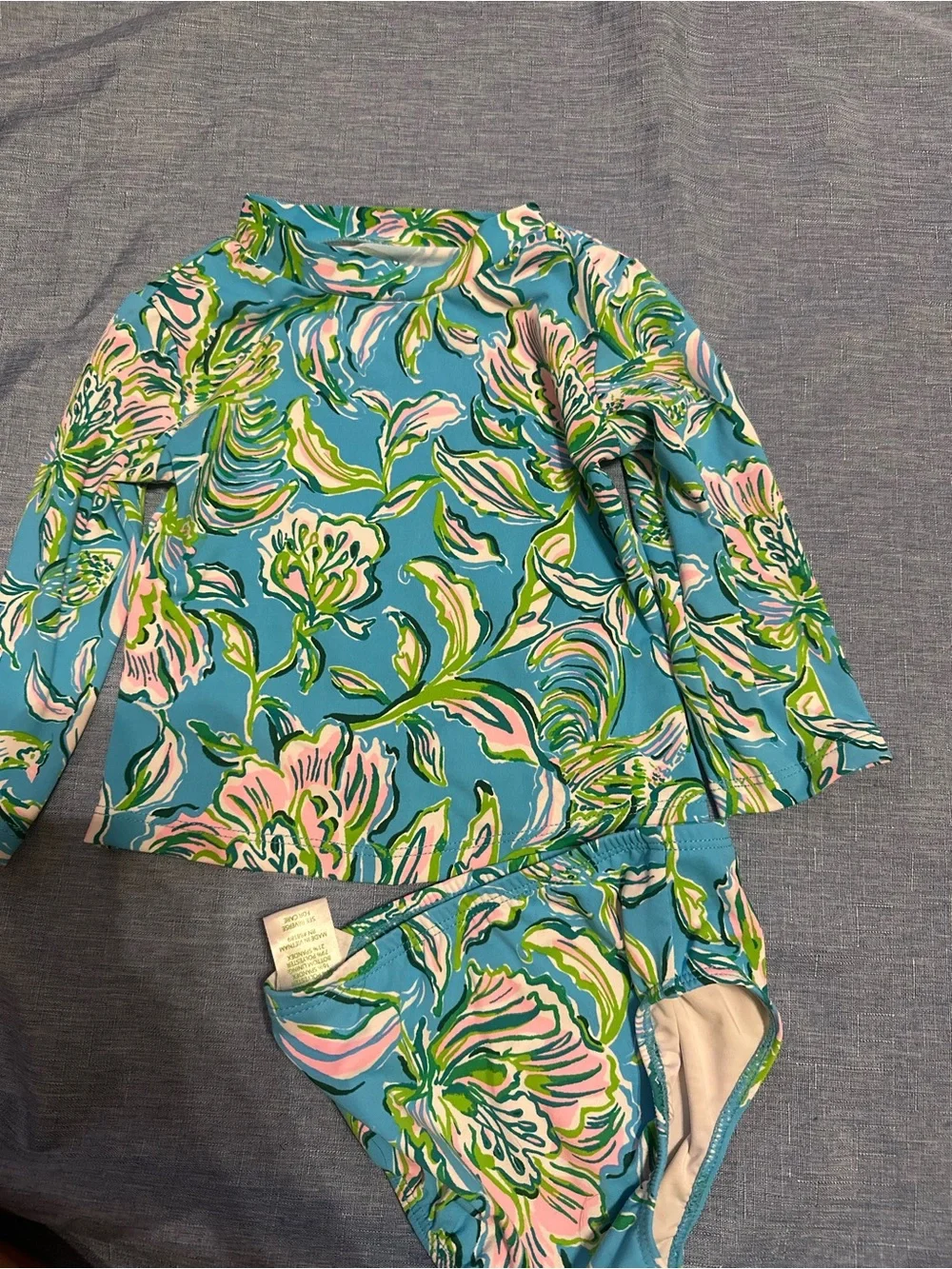 2T Lilly Pulitzer Rashgaurd swim
